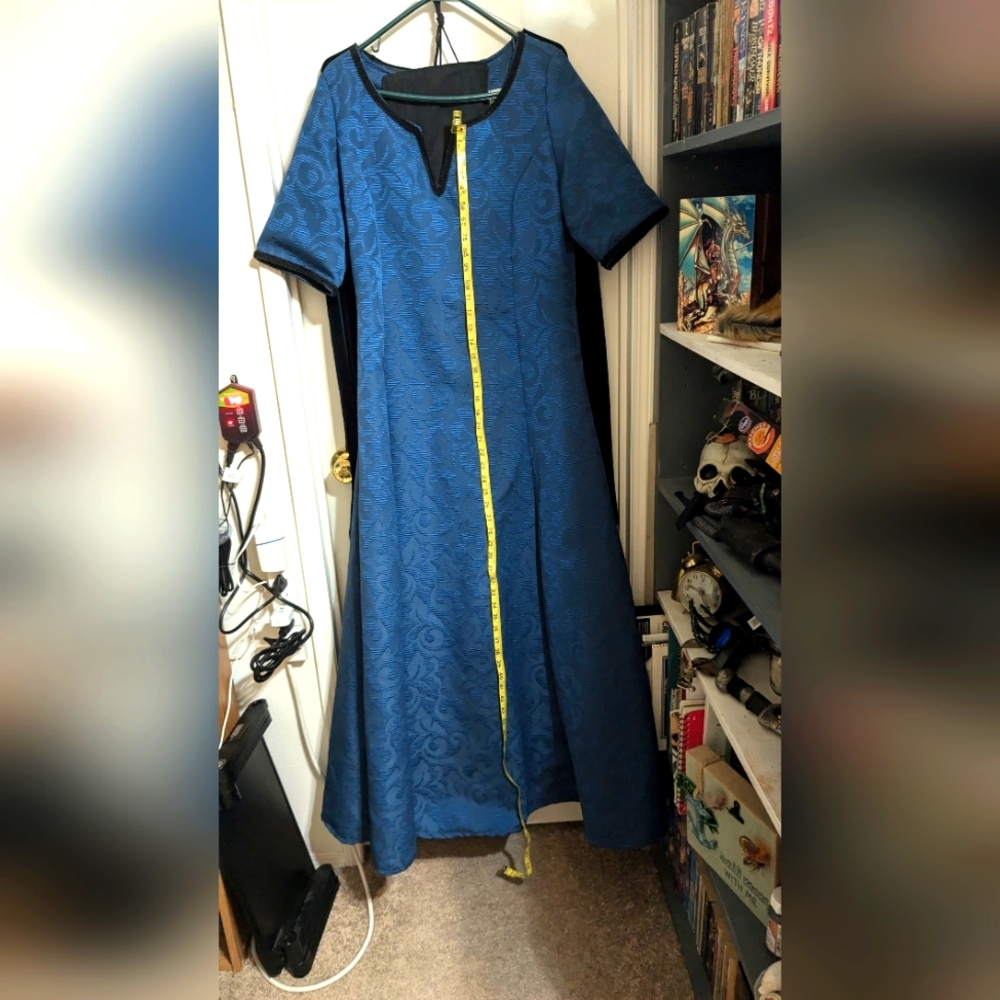 Silverleaf costumes Viking overdress in royal blue